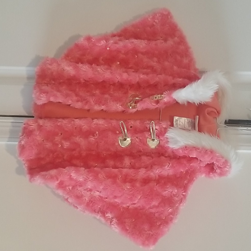 Girl's winter shoal.